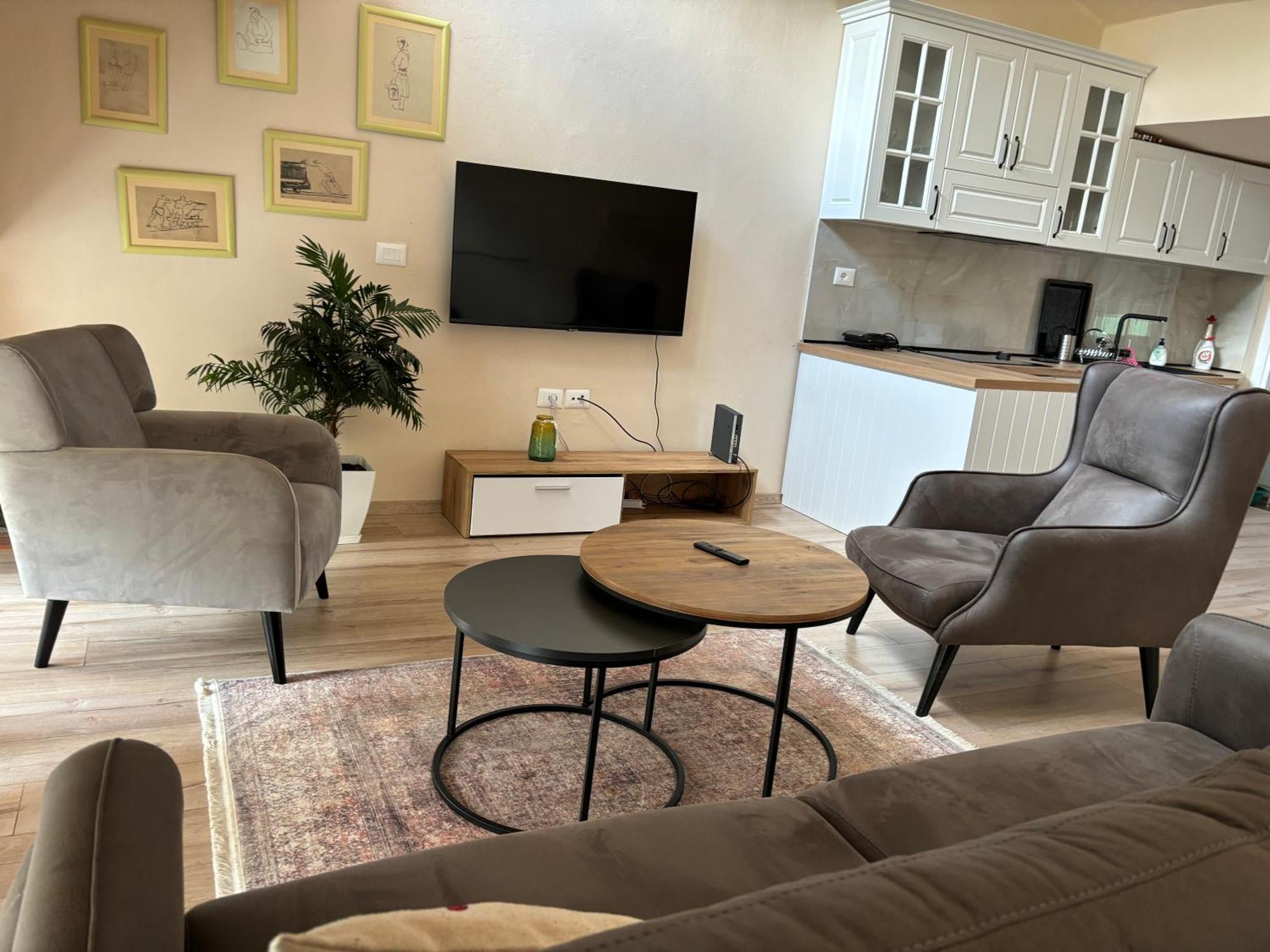 טיראנה Vacation Studio By Andrea מראה חיצוני תמונה